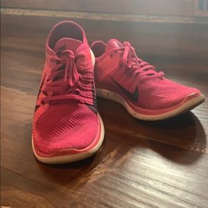Pink Nike free 4.0